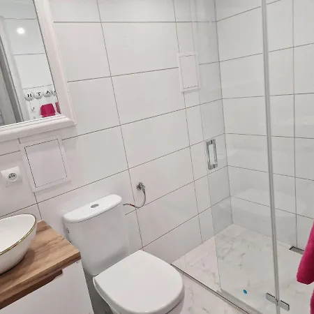 Kawalerka Na Pierwszym Pietrze アパート マルボルク