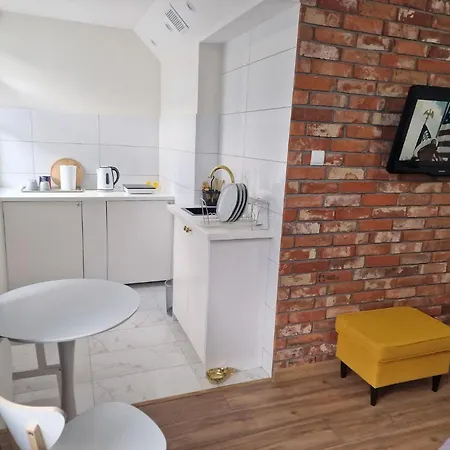 Kawalerka Na Pierwszym Pietrze アパート