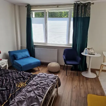 Kawalerka Na Pierwszym Pietrze アパート *